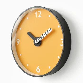 Настенные часы в скандинавском минималистичном стиле для гостиной-столовой, современный дизайн с оранжевыми цифрами и стеклянной крышкой