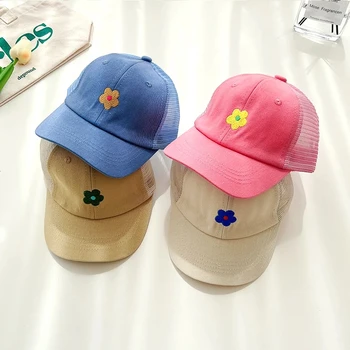 Новая детская летняя бейсболка С цветочной вышивкой, Детская Сетчатая шляпа, Хлопковые Регулируемые солнцезащитные кепки для девочек и мальчиков
